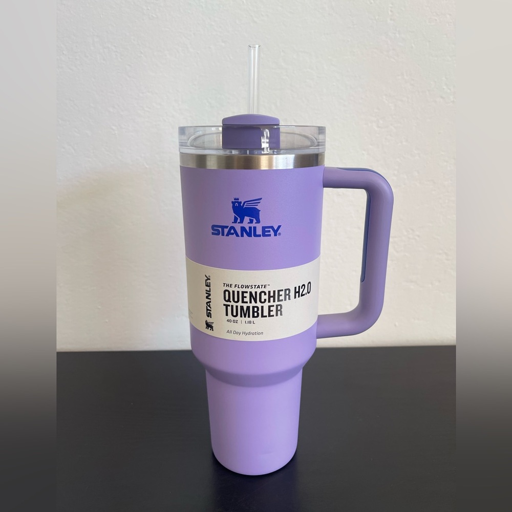NWT JUST RELEASED Stanley Quencher H2.0 FlowState Tumbler
40oz, Lavender